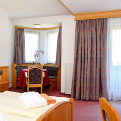 Erkerzimmer – Hotel Garni Santa Barbara, Flachau